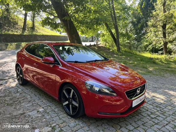 Volvo V40 1.6 D2 R-Design Momentum - 1