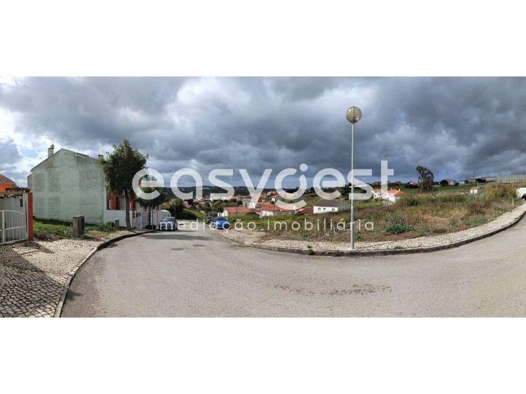 Lote de Terreno com 140 m2 localizado entre o campo e a cidade - Grande imagem: 3/19