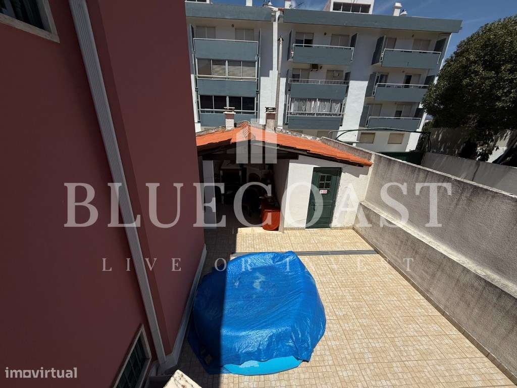 Moradia V4 com 3 Pisos - Espaço e Conforto-16