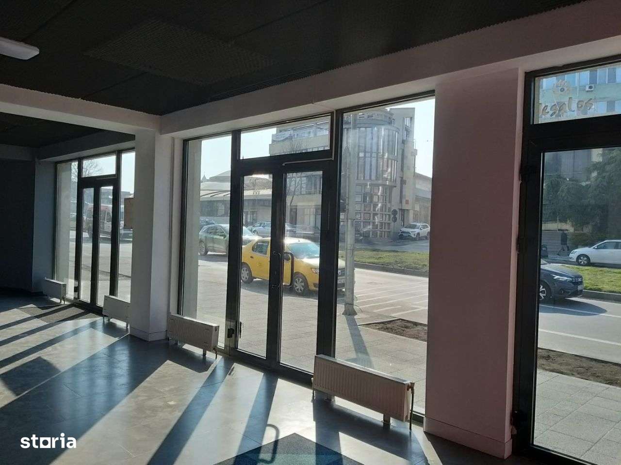 Bd. Mamaia -Univ. Ovidius -cladire de birouri / spatii comerciale-11