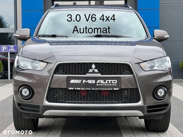 Mitsubishi Outlander - 1