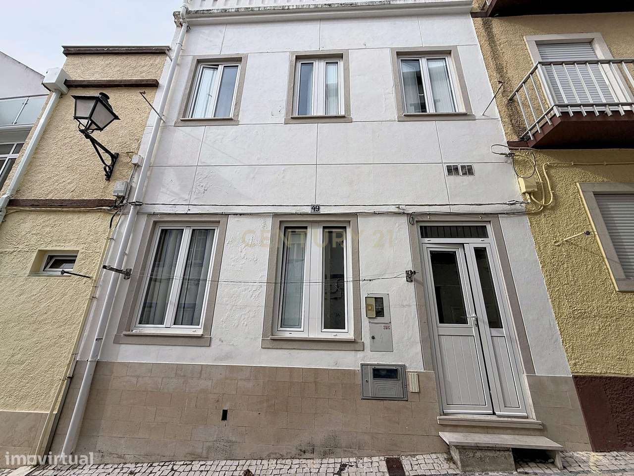 Apartamento T1 no Centro Histórico da Nazaré, a 150 Metros da Praia-21