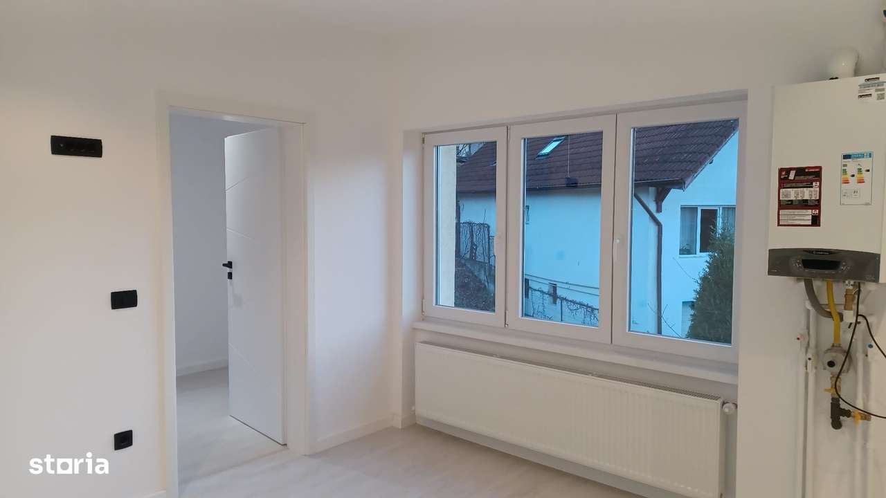 Apartament 2 camere ultracentral, bloc tip vila, etaj 2/2, renovat.-2