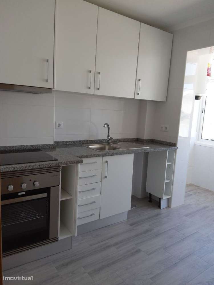 Apartamento T1 no Feijó Almada - Grande imagem: 4/14
