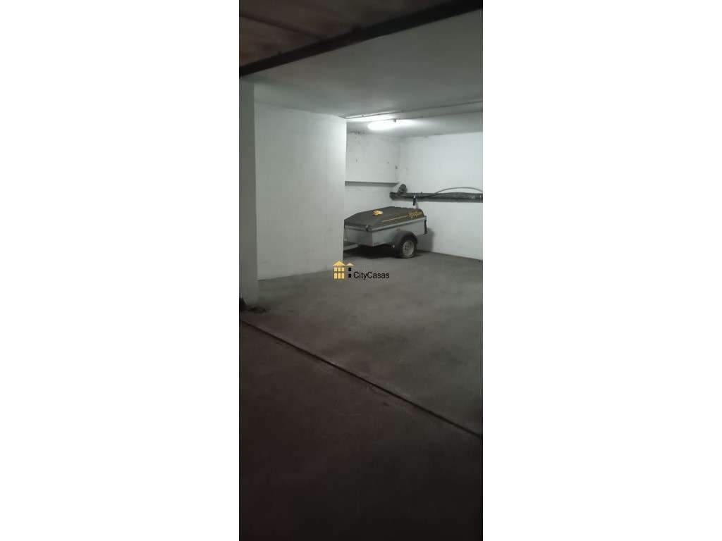 Garagem Fechada para 2 Carros | Meixomil - Grande imagem: 4/8