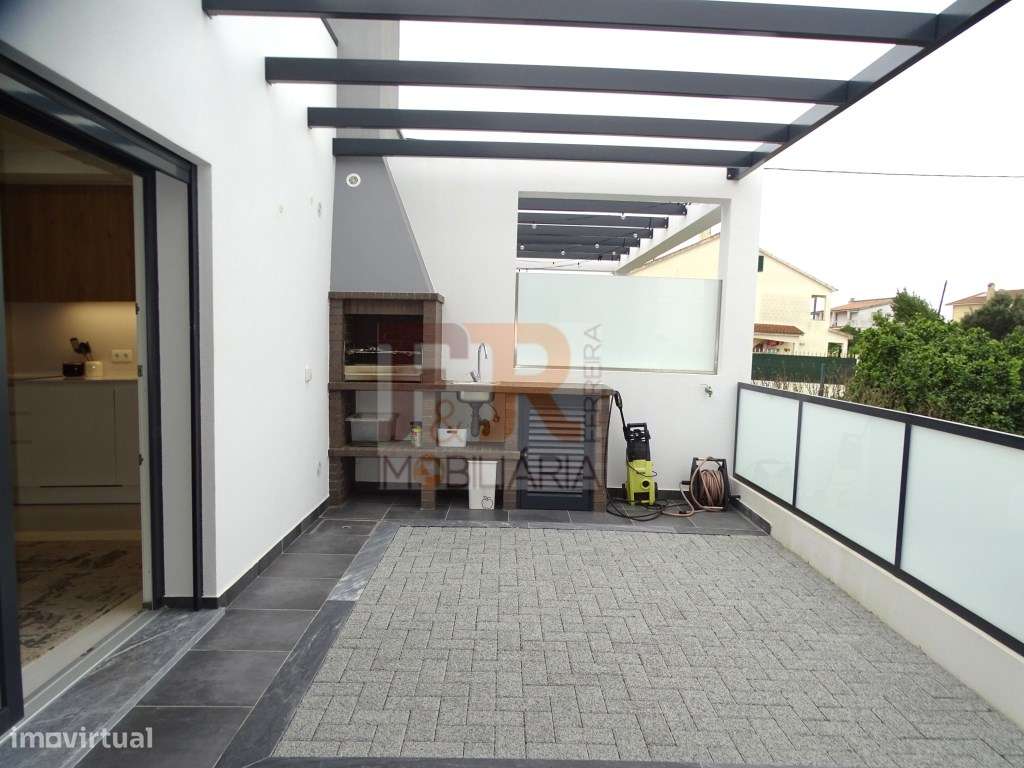 'Excelente 'Moradia Térrea T3+1 com Garagem/Escritório Fernão Ferro - Grande imagem: 5/44