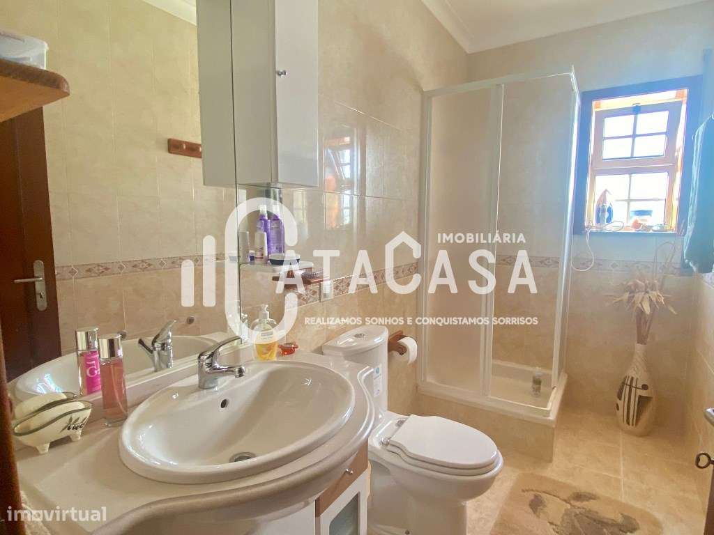 Moradia Geminada T4 para venda na freguesia de Aguada de Cima-7