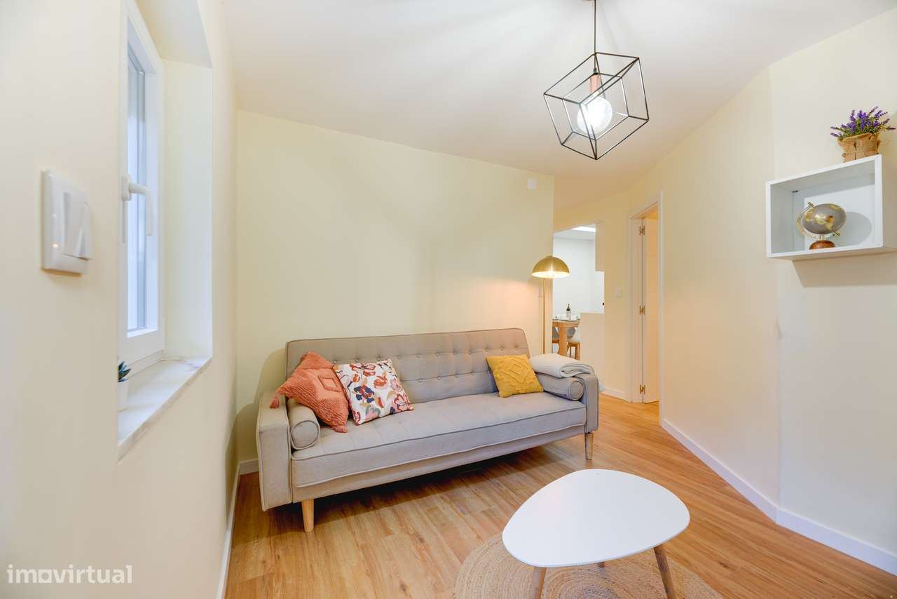 APARTAMENTO T4 | TOTALMENTE REMODELADO | TERRAÇO | VILA FRANCA DE XIRA - Grande imagem: 2/26