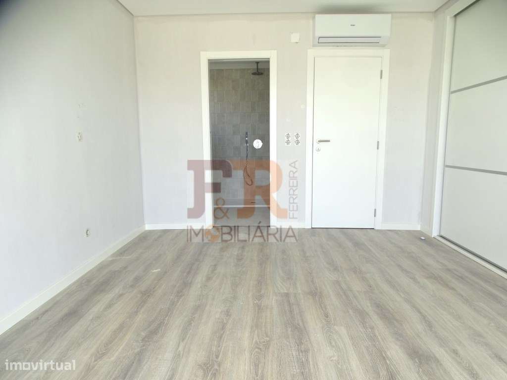 Geminada Duplex T3 com Pérgula (espaço para Piscina) Pinhal General...-27