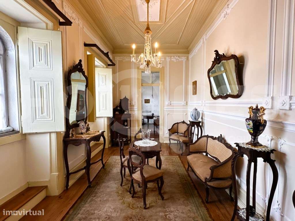 Moradia Secular de Charme | Casa + Jardim + Anexos | Potencial Hote...-5