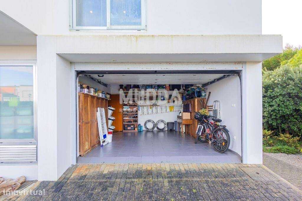 Viver na Torreira: Moradia T4 com Luz Natural e Espaço Exterior Único-40