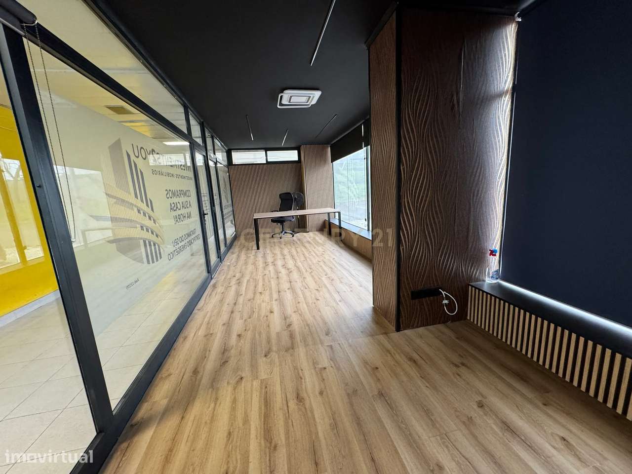 Loja remodelada em Corroios, Seixal - 20m² - Grande imagem: 2/6