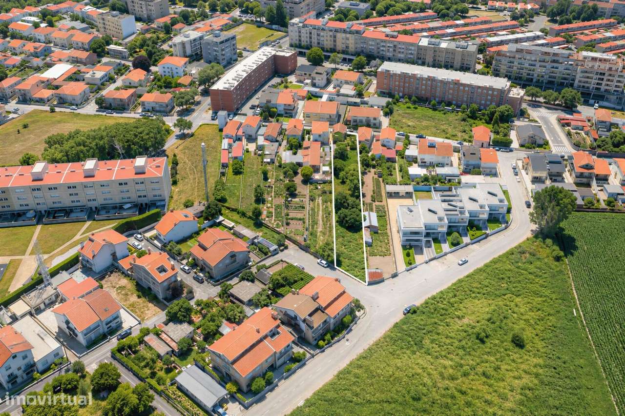 Casa Bifamiliar na Senhora da Hora | 185 m2 | Terreno com Cerca de...-40