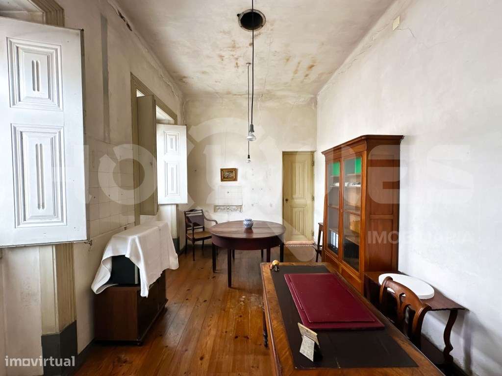 Moradia Secular de Charme | Casa + Jardim + Anexos | Potencial Hote...-7