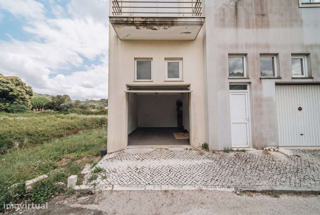 Apartamento T3 com garagem box-20
