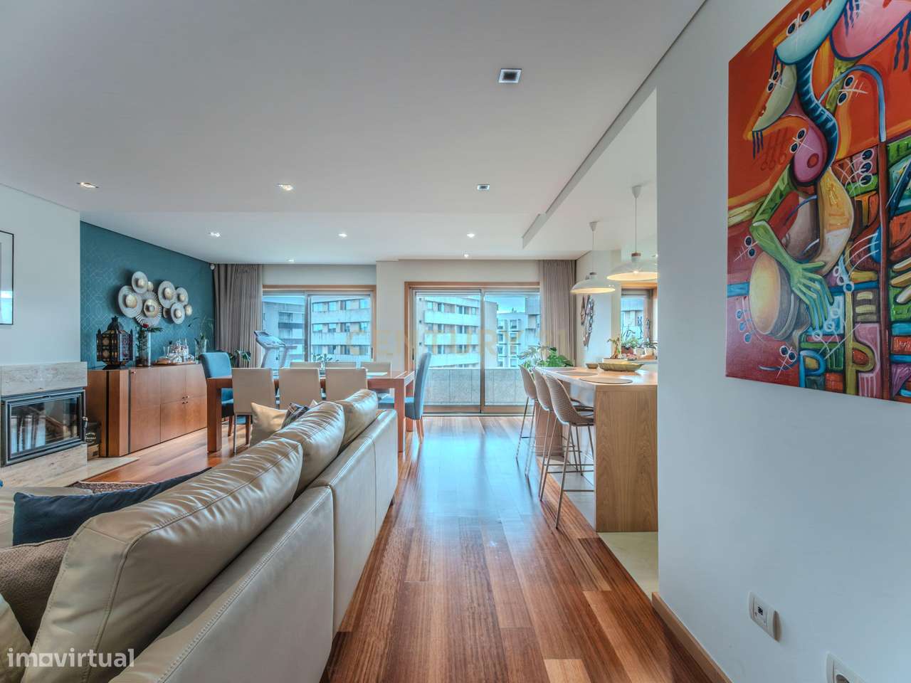 Luminoso T3+1 com Escritório e Varandas – Canidelo, Gaia-9