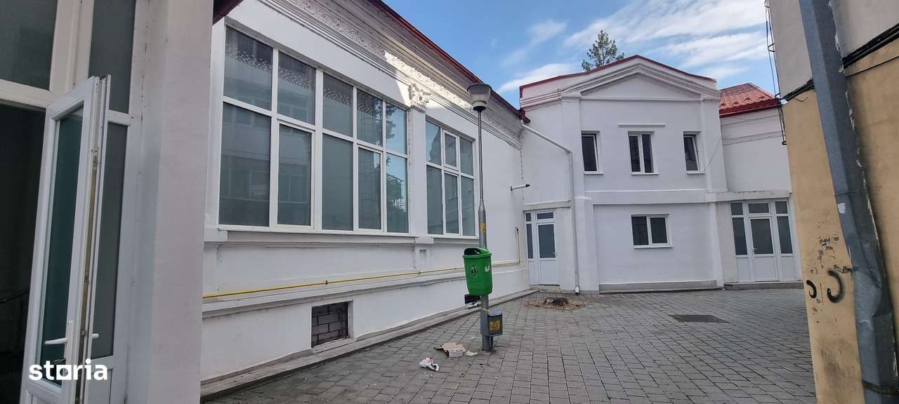 Inchiriez spatiu ultracentral Pitesti, 700 mp, vitrina mare stradala - Imagine principală: 4/19