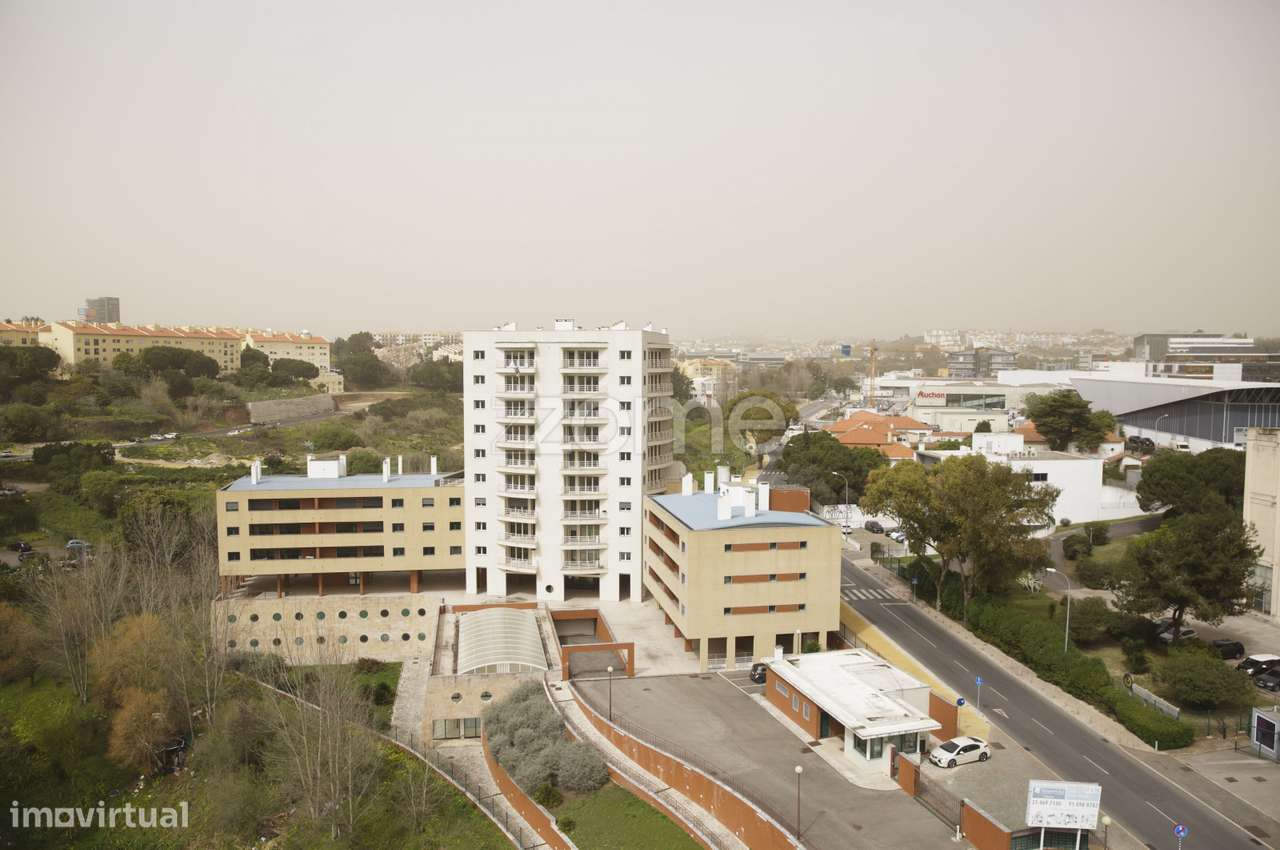 Apartamento T3 com varanda e vista de mar no L Towers em Paço de Ar...-19