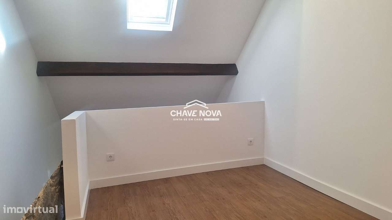 Moradia T1 Totalmente Remodelada | Porto, Próxima da Praça República-5