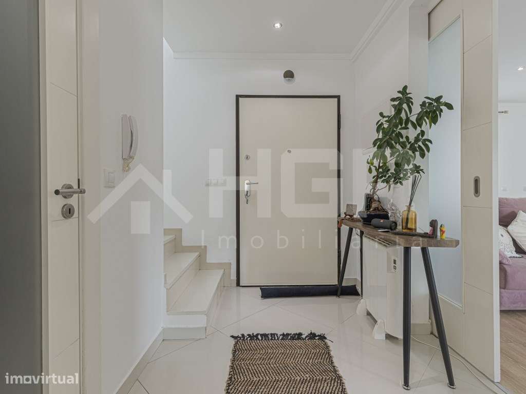 MORADIA V4 | SEMI-NOVA | 2 PISOS | GARAGEM | EXCELENTES ACESSOS ROD...-18