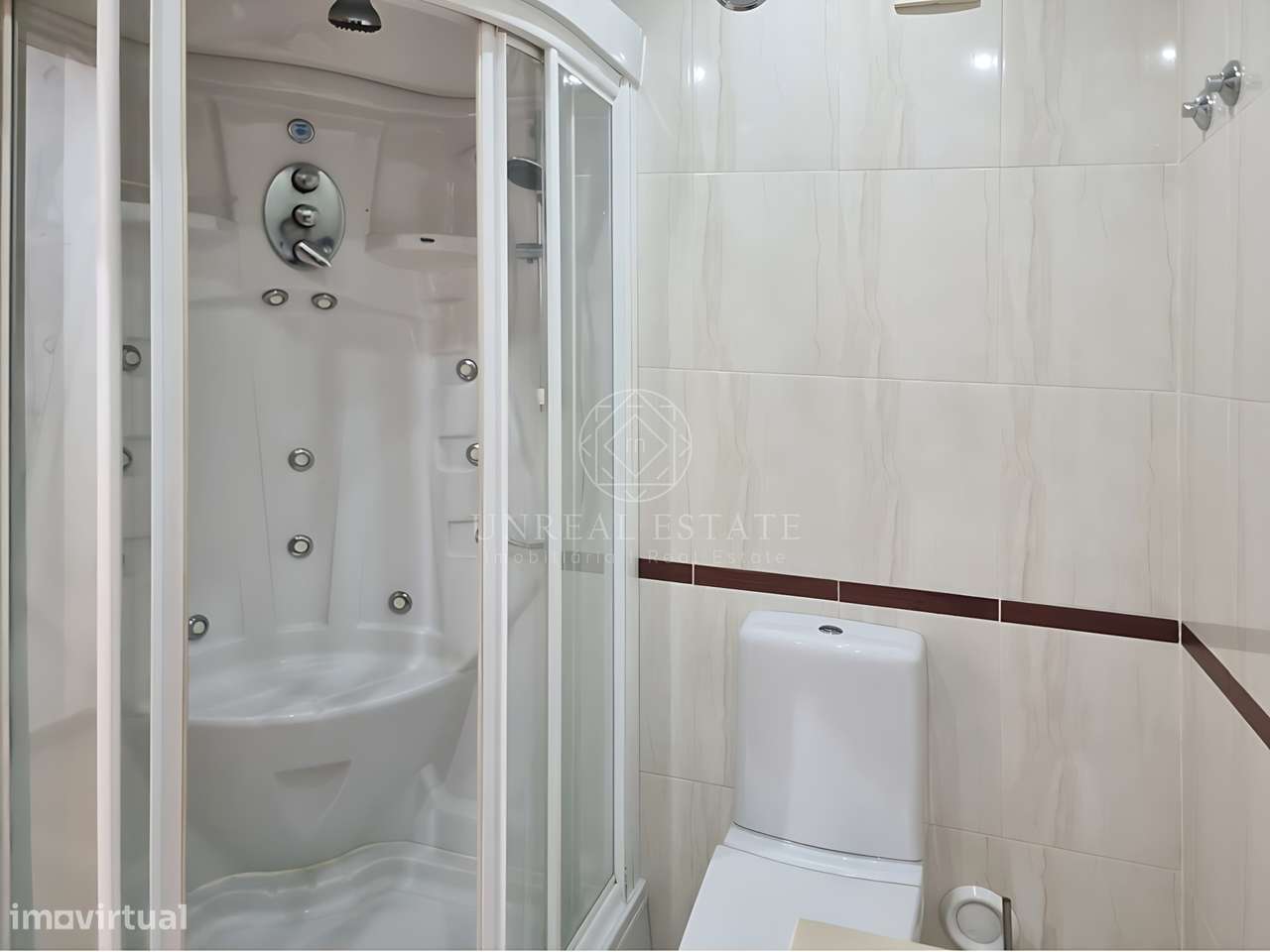 Apartamento T3, renovado, com varandas e 4 parqueamentos, Colinas do C-24