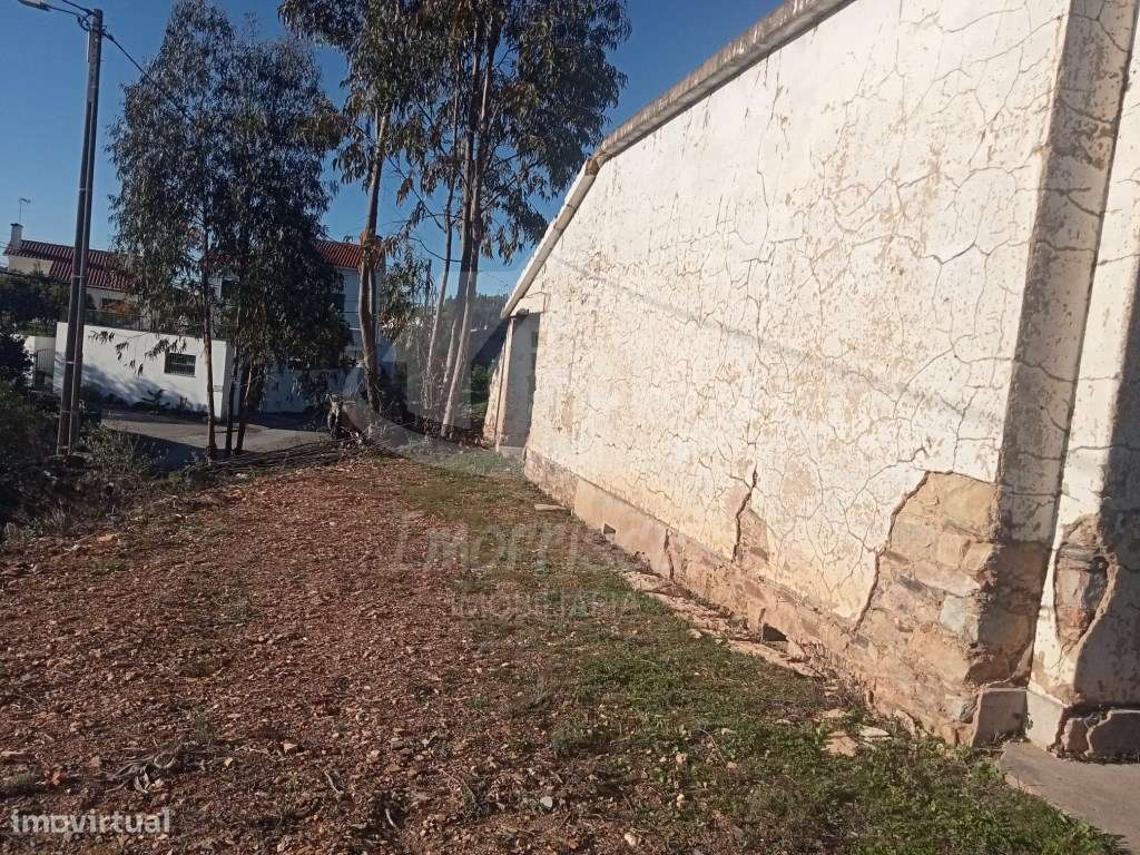 Antiga escola no Vale Velido para restaurar e renovar - Grande imagem: 5/13