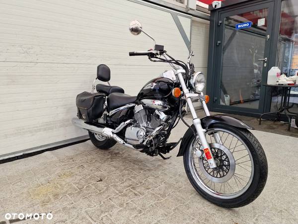 Suzuki Intruder - 4