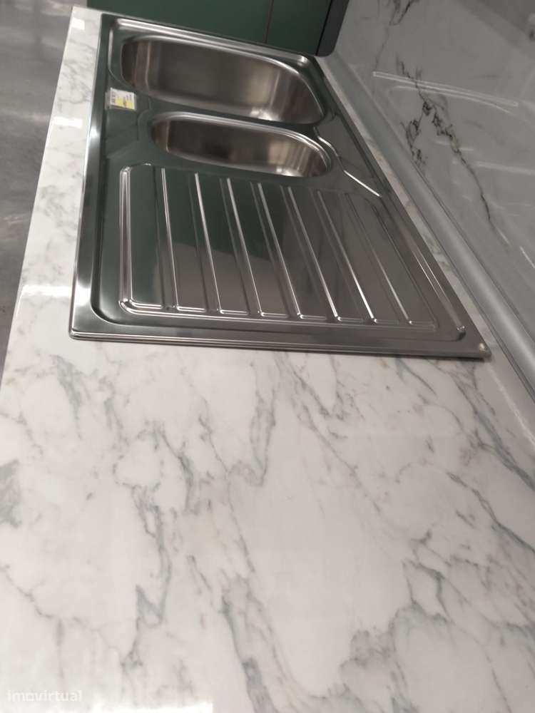 Excelente Andar de Moradia (Rés do Chão) Logrador com Churrasqueira-9