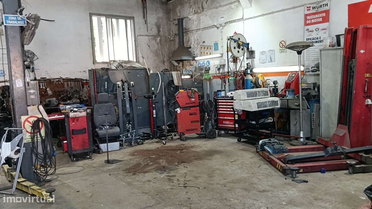 Armazém | Diversas utilidades, inserido em lote de 251 m2-11