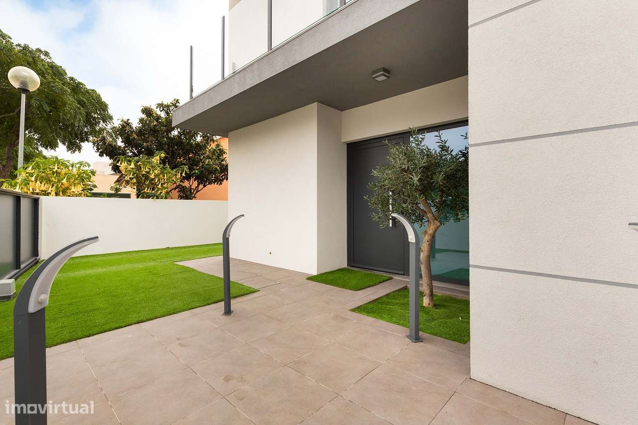 Moradia contemporânea isolada - Grande imagem: 3/54