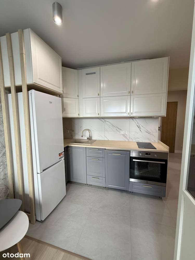 Świeżo wykończone studio z osobną sypialnią, balkon i klimatyzacja - Pełny obrazek: 3/7