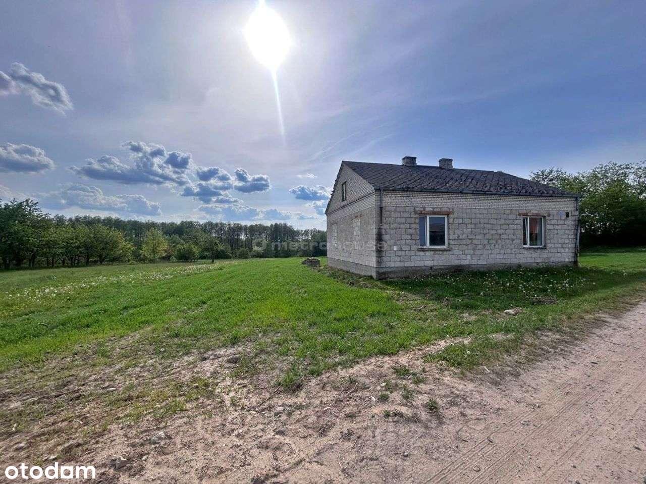 Siedlisko położone w cichej i spokojnej okolicy - Pełny obrazek: 4/13