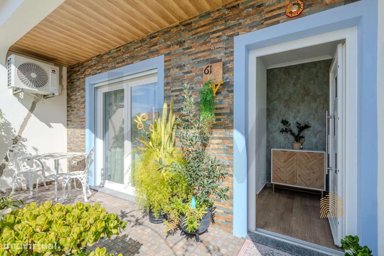 Moradia T4 remodelada com jardim, terraço e garagem | Vendas Novas-7