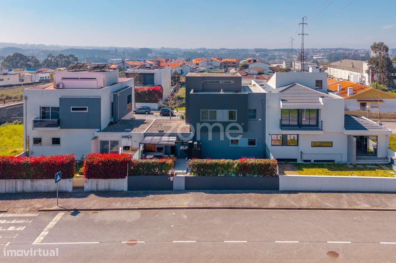 MORADIA T4 COM PISCINA - Grande imagem: 4/60