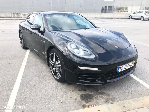 Porsche Panamera Standard - 1