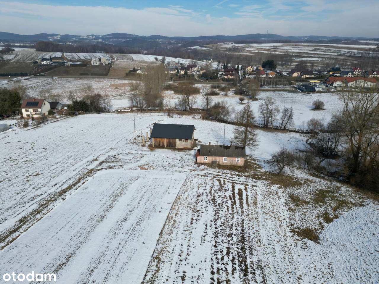Siedlisko z potencjałem - 2,55 ha z domem, zabudowaniami i potokiem-13