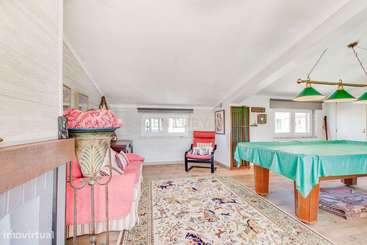 MORADIA T4 COM JARDIM E GARAGEM-38