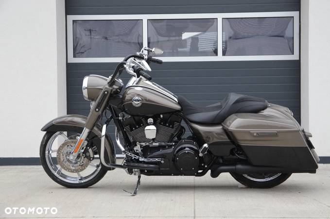 Harley-Davidson Touring Road King - 2