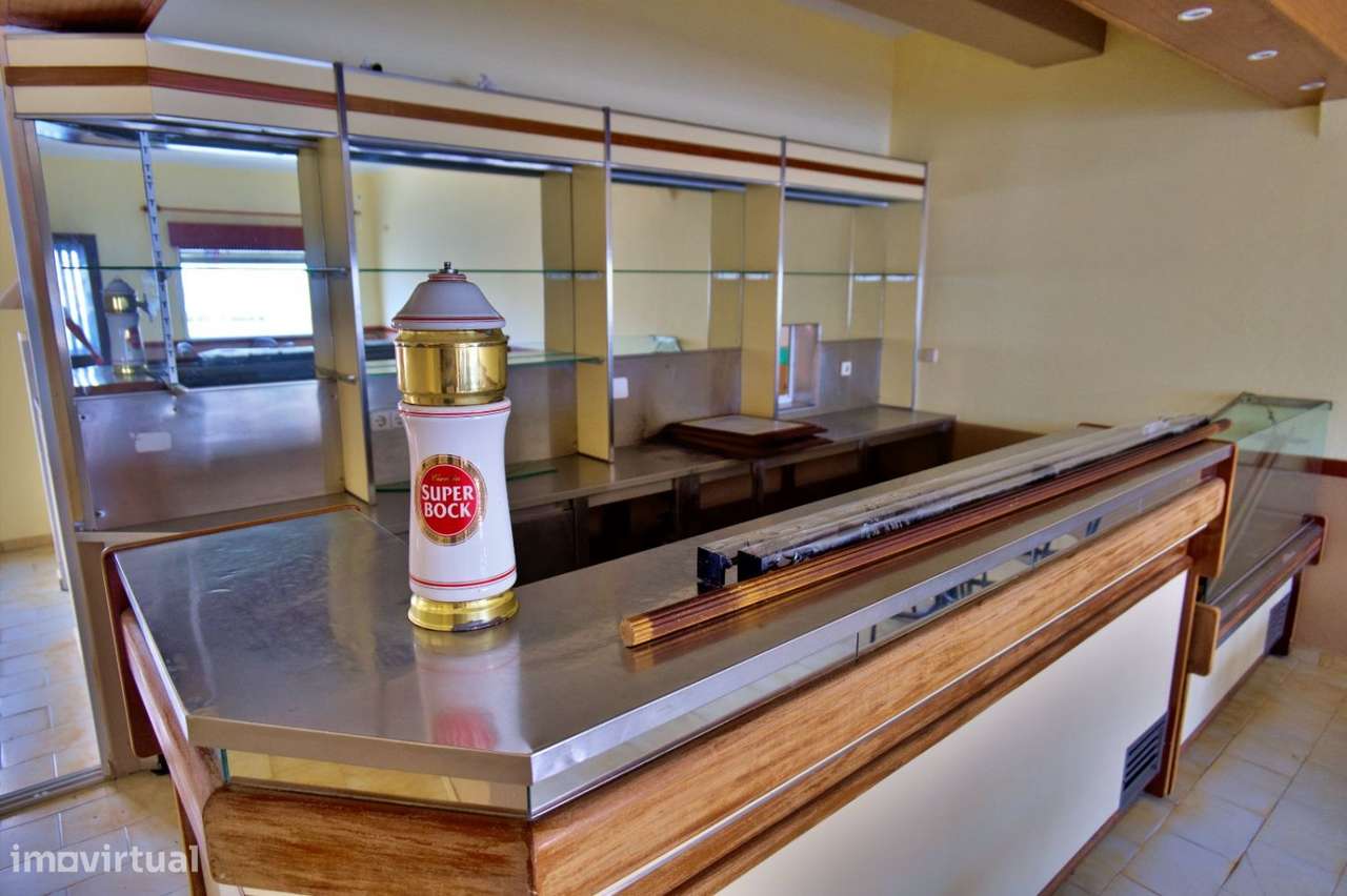 Moradia com Restaurante/café para venda na Estação de Silves-22