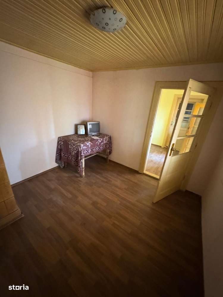 Casa 5 camere cu livada 2200 mp- Varasti-17