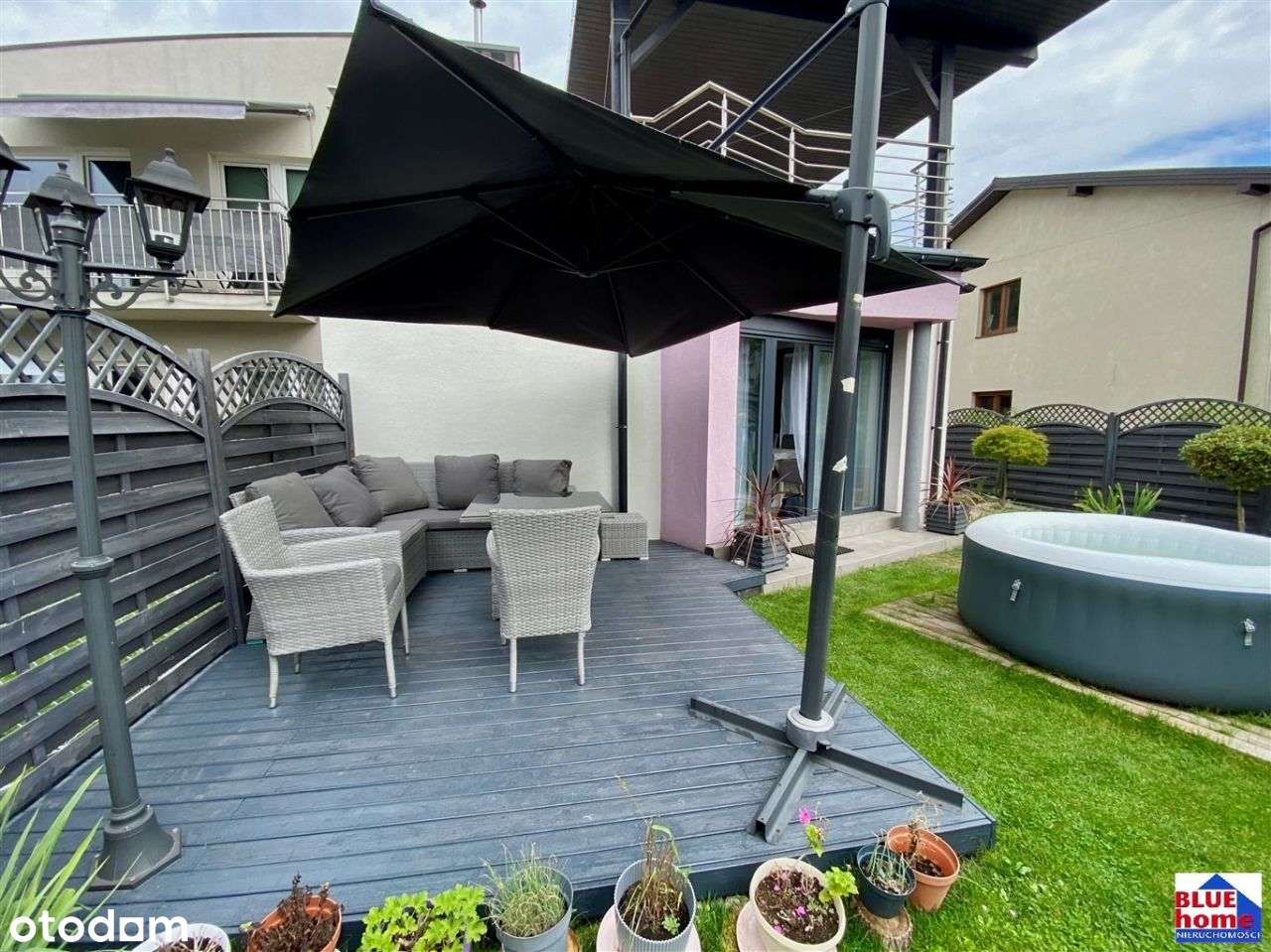 Dom z świetnej lokalizacj z tarasem i garażem.-6