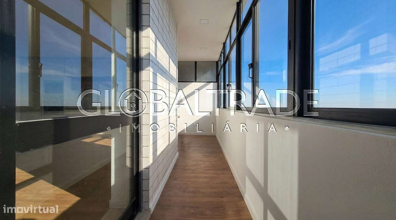 Apartamento T2 Renovado & Equipado em Matosinhos-10