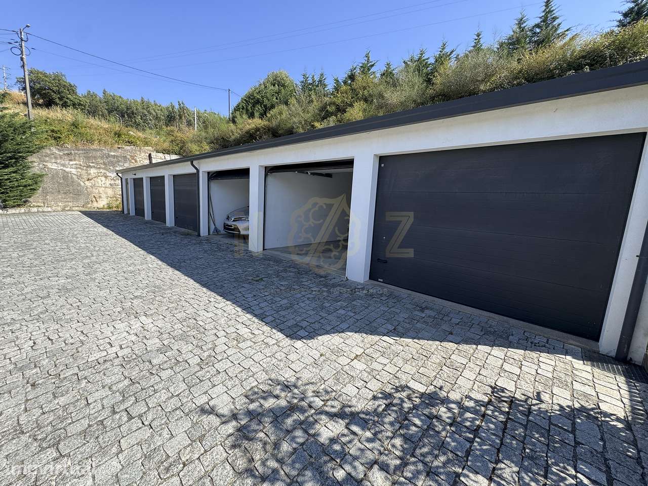 Moradia em Banda T2 - Enorme Jardim privado-21
