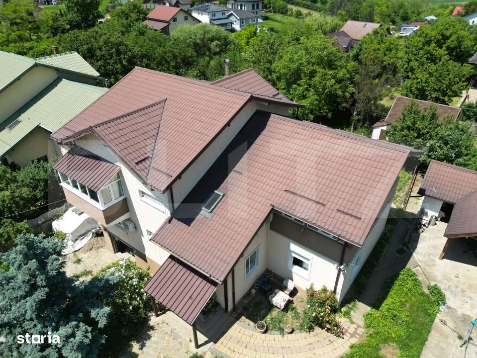 Casa cu 7 camere, 400 mp, 1500 mp de teren, Breazu - Imagine principală: 2/14