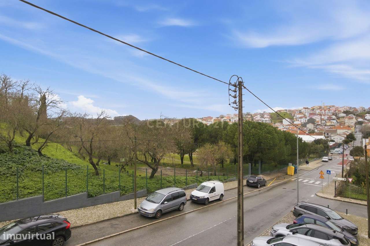 Apartamento T3 à Venda em Casal de Cambra – Excelente Estado de Conser-27