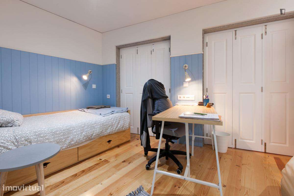 Quarto - localizado em Paranhos Porto - Grande imagem: 4/43