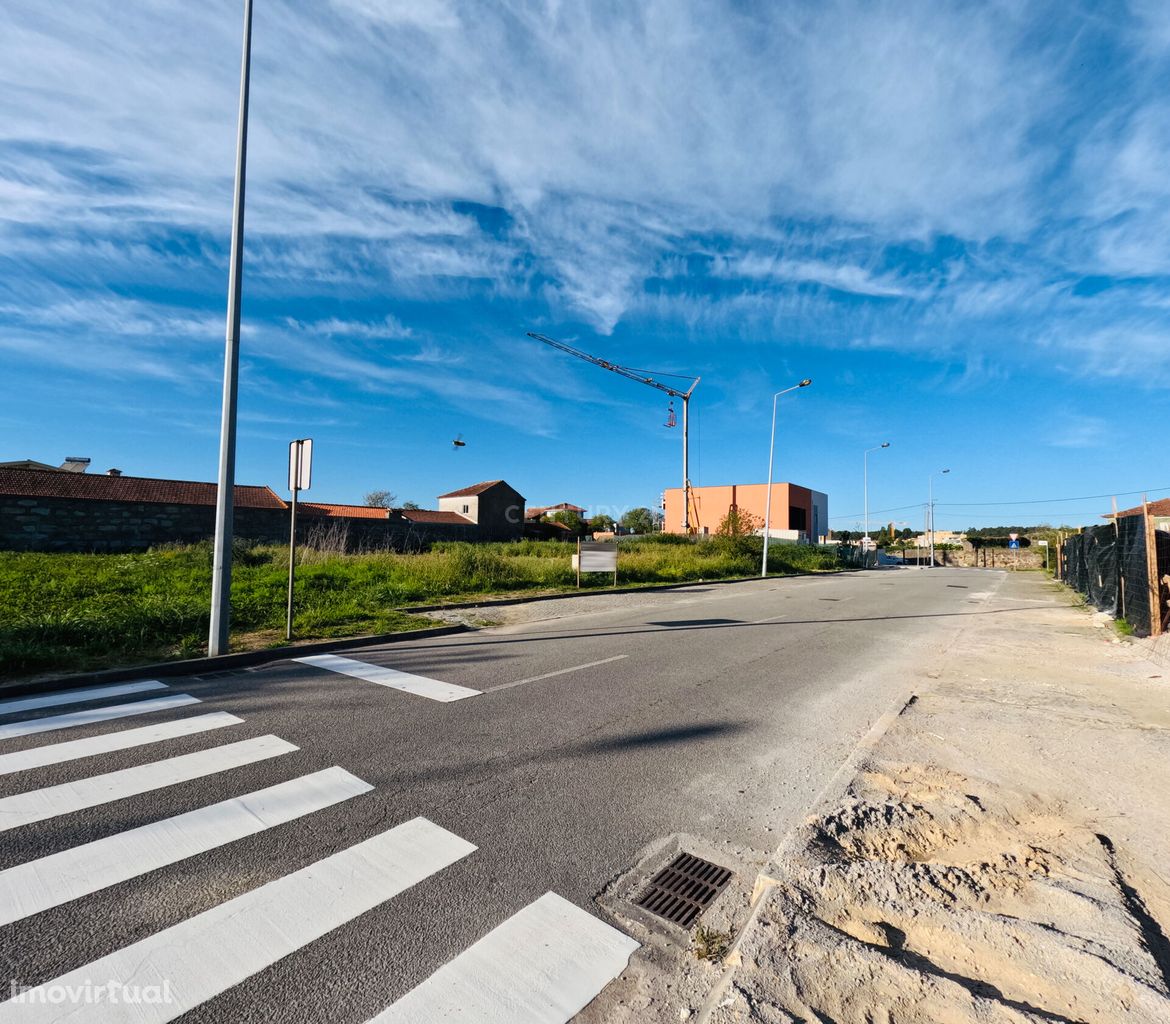 Terreno construção - Vila Nova da Telha