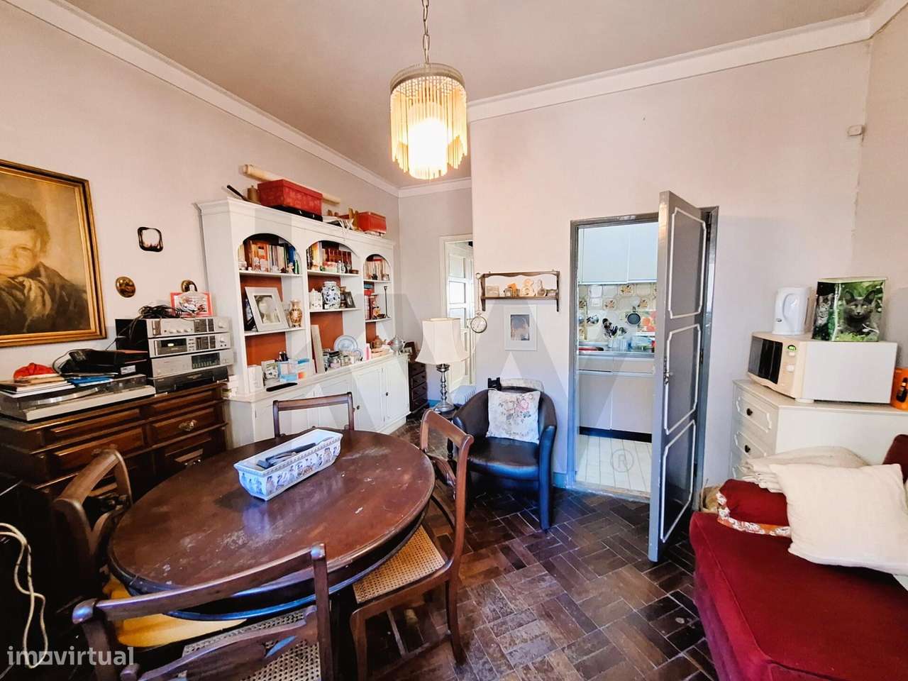 T1 | Arroios | Praça do Chile | Para renovação | Prédio com elevador-10