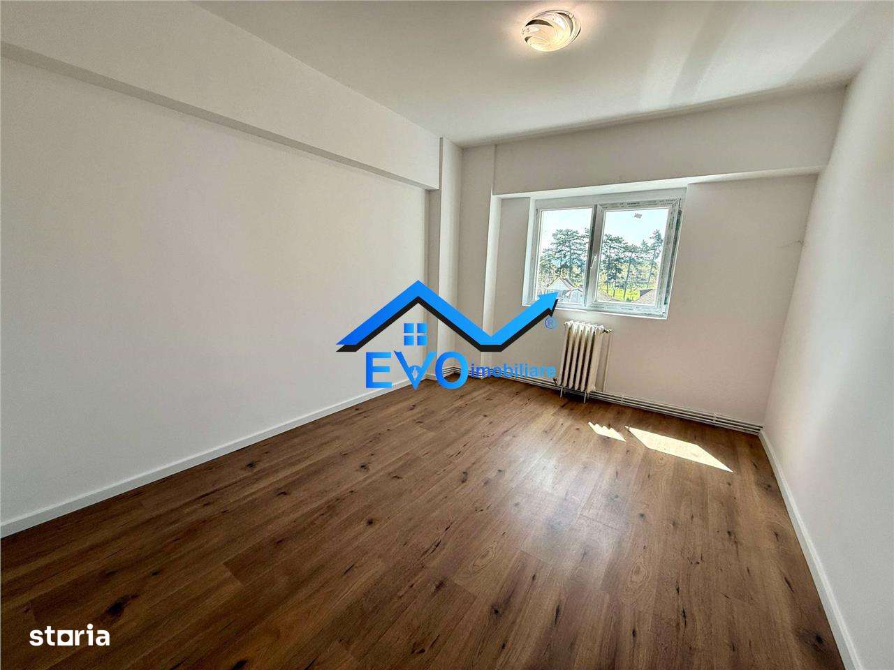 Apartament 3 camere, liber, 80 mp, DE VANZARE, etajul 2 din 4, 1997, L - Imagine principală: 4/13