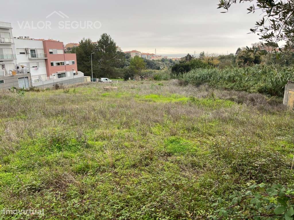 Terreno urbano para construção de 2 prédios em Arcena-5